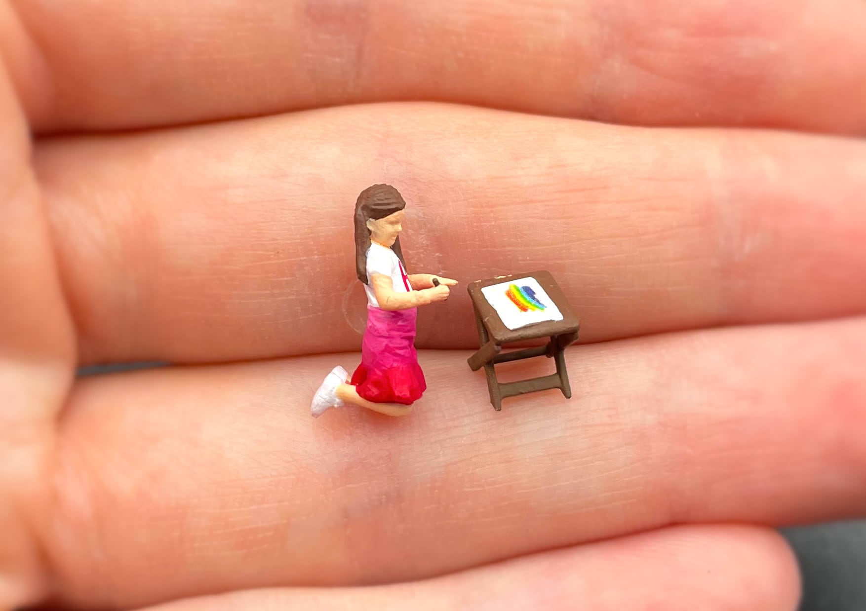 Miniature Children Playing Figures 1:64 Scale Boys Girls and Mom Diorama Models