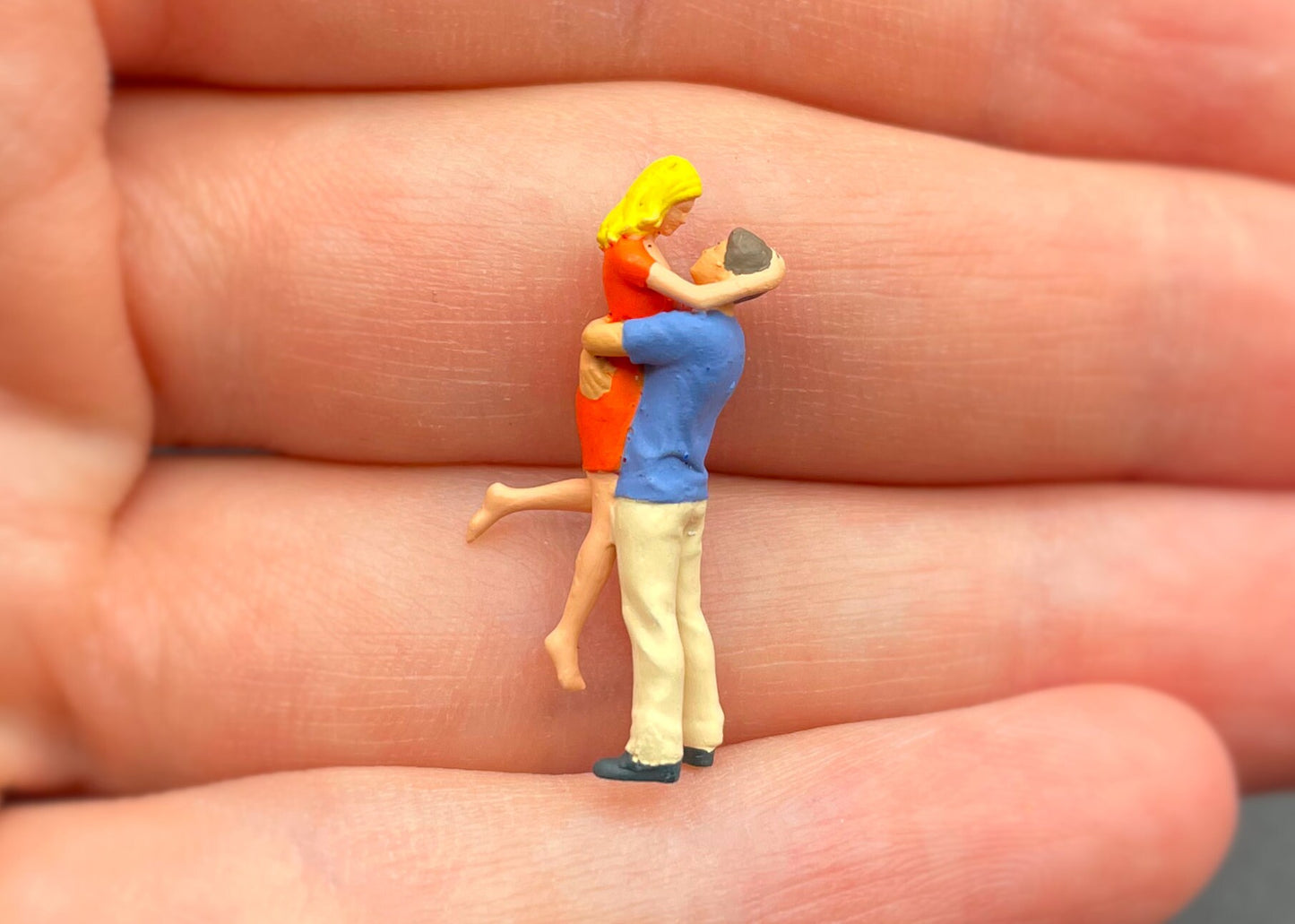 Miniature Couples. Proposal / Engagement Figures. 1:87 Scale