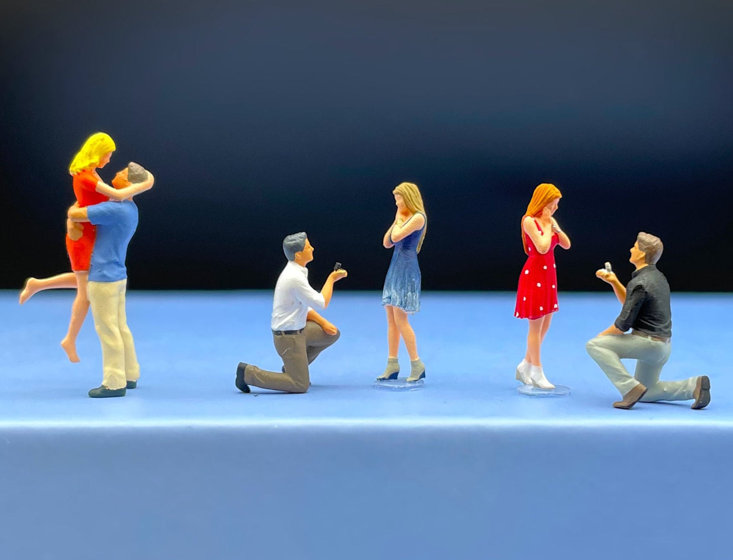 Miniature Couples. Proposal / Engagement Figures. 1:87 Scale