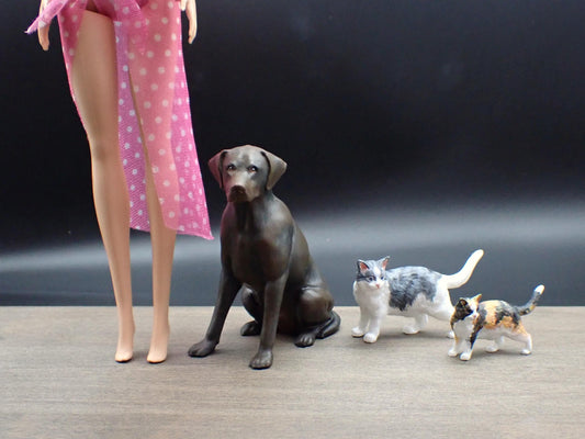 Labrador and House Cats. 1:6 Scale Miniature Models