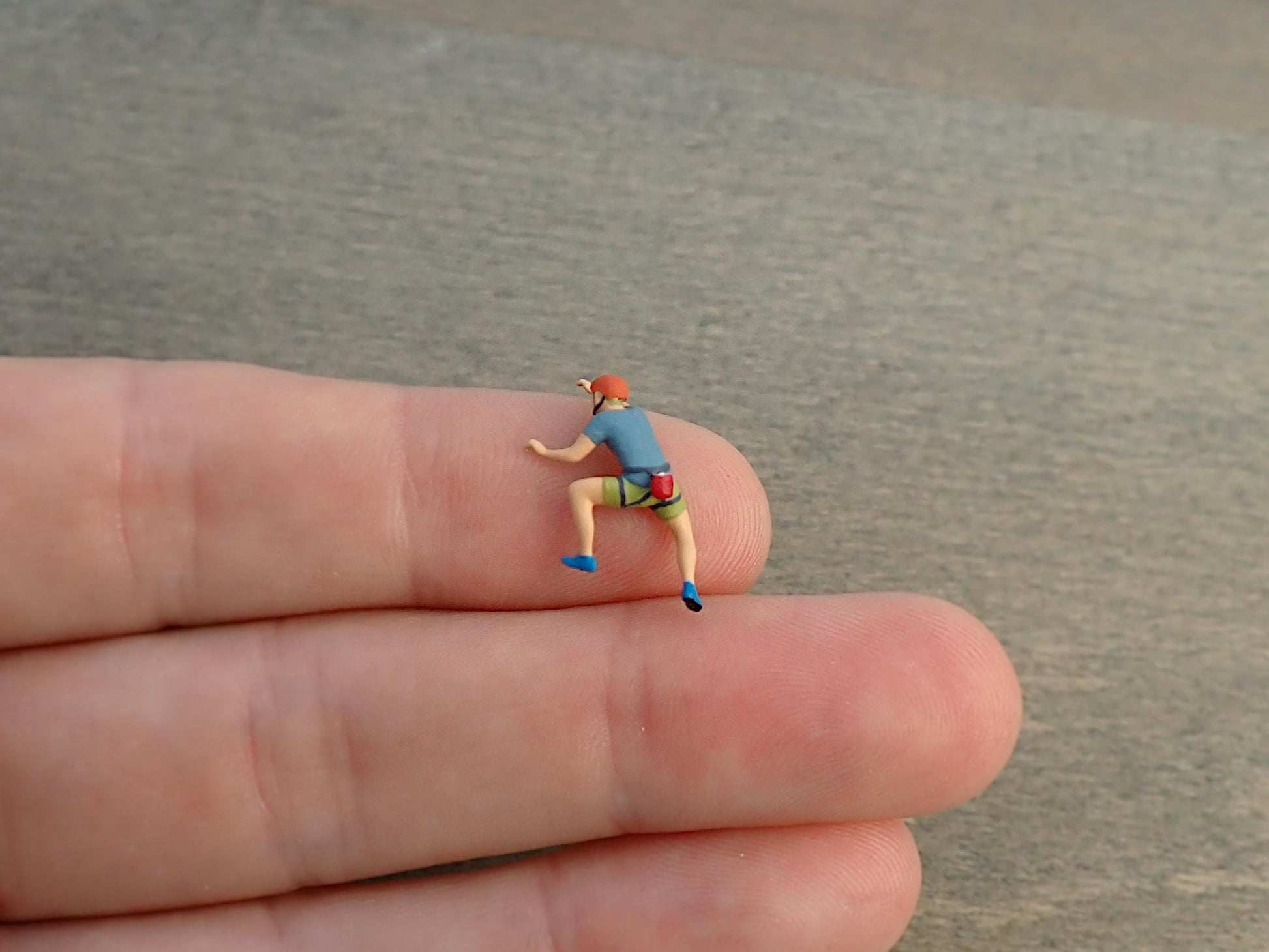 Miniature Rock Climbers Man Woman 1:87 Scale Comparison