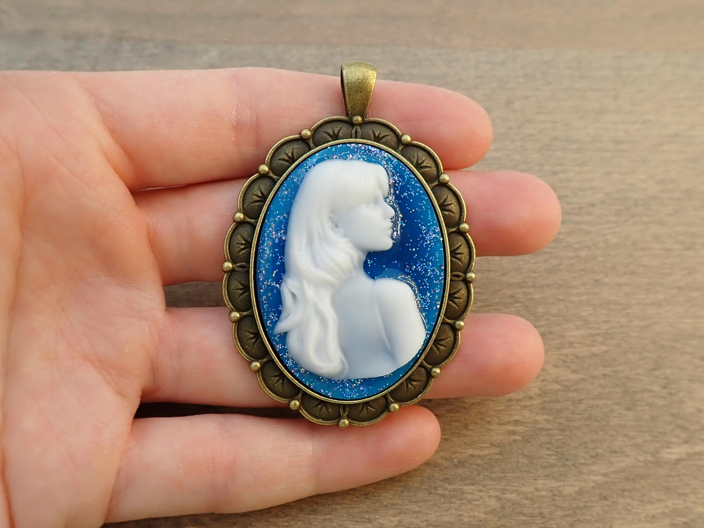 Taylor / Swiftie Cameo Pendant. Handmade Vintage Style Celebrity Portrait Jewelry
