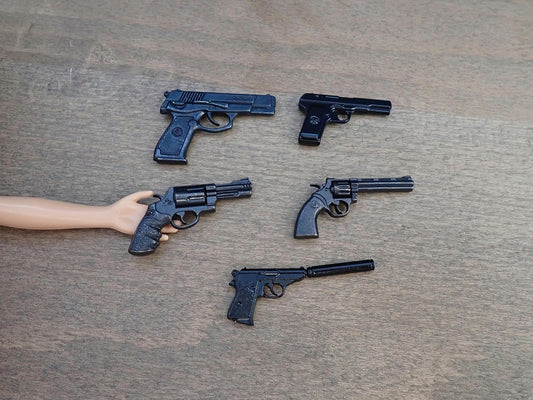 Miniature Hand Guns / Pistols. Dollhouse Model Accessories. 1:6 Scale