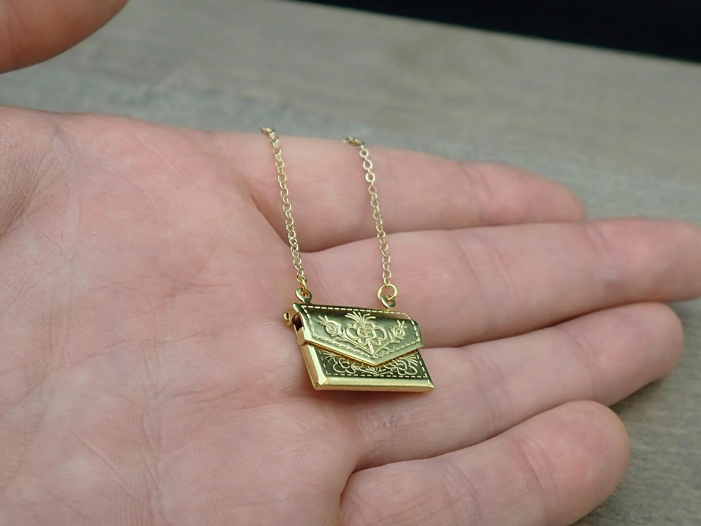Miniature Gold Handbag. 1:12 Scale Dollhouse Fashion Accessory