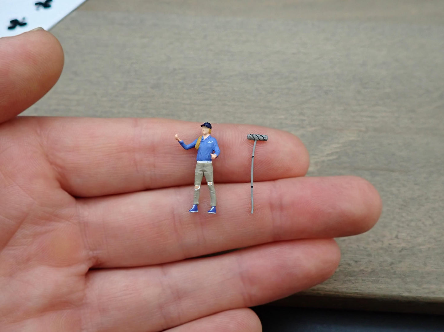 Miniature Video Camera, Singer, Sound Crew, Boom Microphone, Photographer. 1:64 Scale Figures