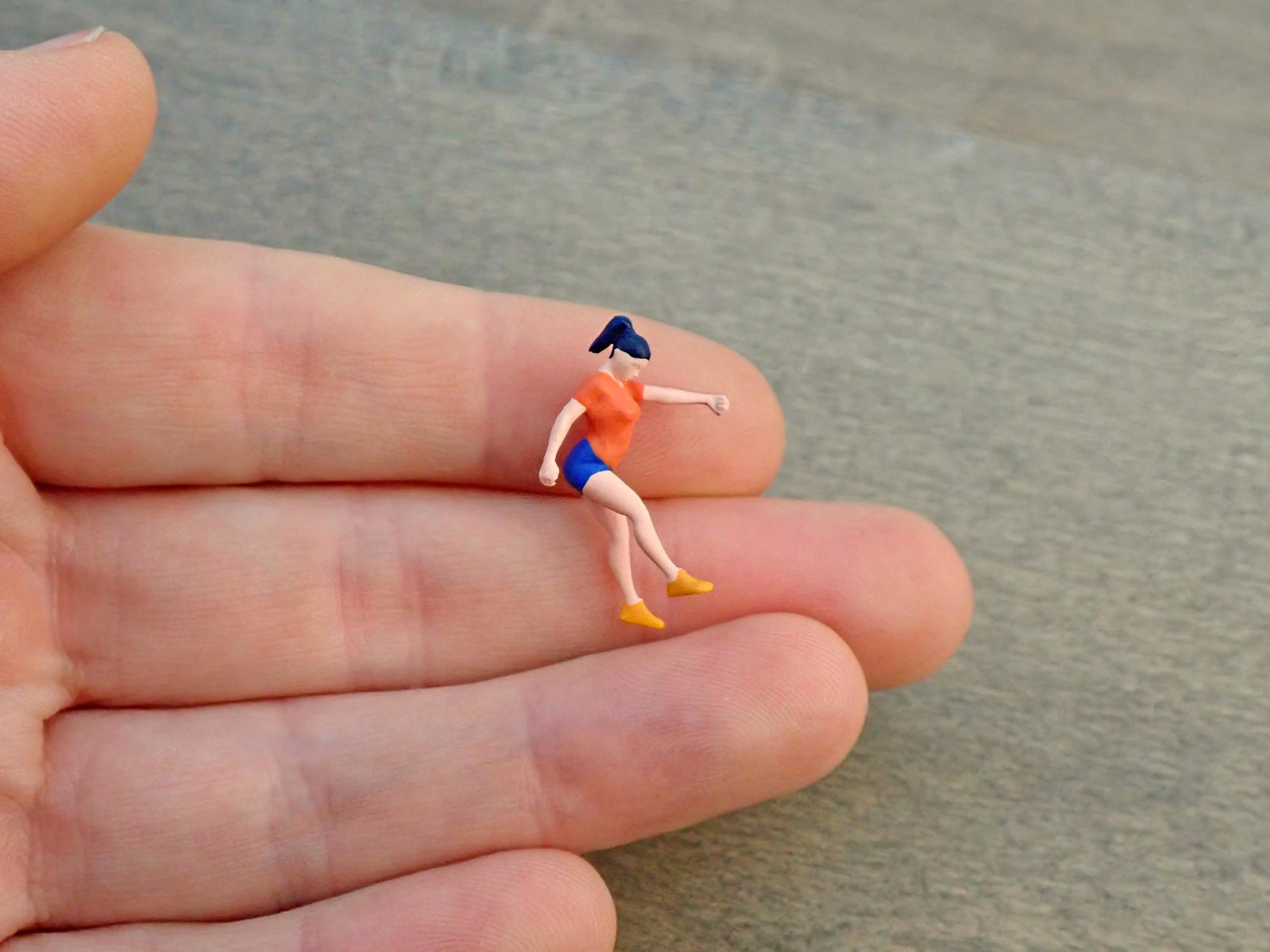 Miniature Climbers Hikers Abseiler 1:64 Scale Diorama Scene