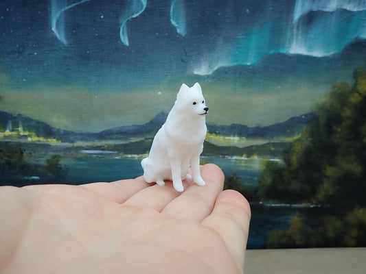 Miniature Samoyed / Spits / Eskimo Dog. White Fluffy Puppy Model / Realistic Figure