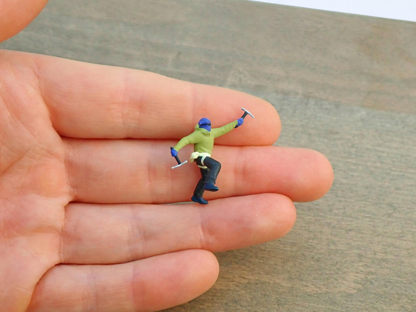 Miniature Climbers, Hikers, Abseiler. Outdoors Adventurers. 1:64 Scale