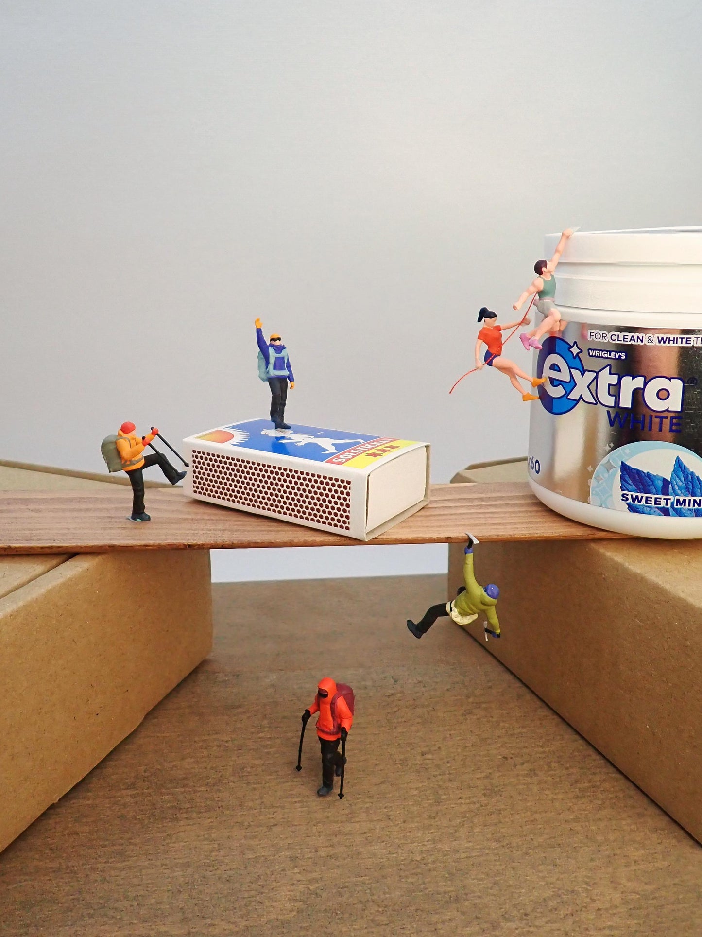 Miniature Climbers, Hikers, Abseiler. Outdoors Adventurers. 1:64 Scale