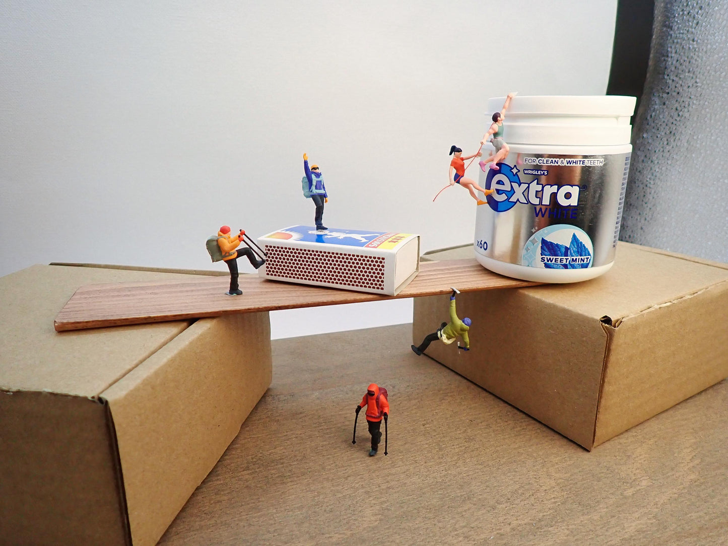 Miniature Climbers, Hikers, Abseiler. Outdoors Adventurers. 1:64 Scale