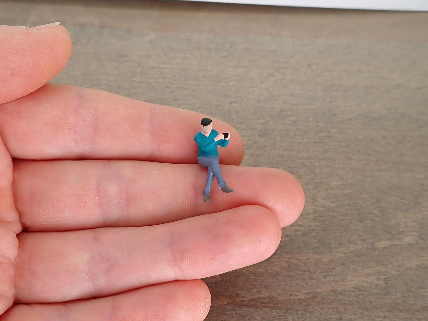 Miniature Seated People 1:64 Scale Realistic Figures Group