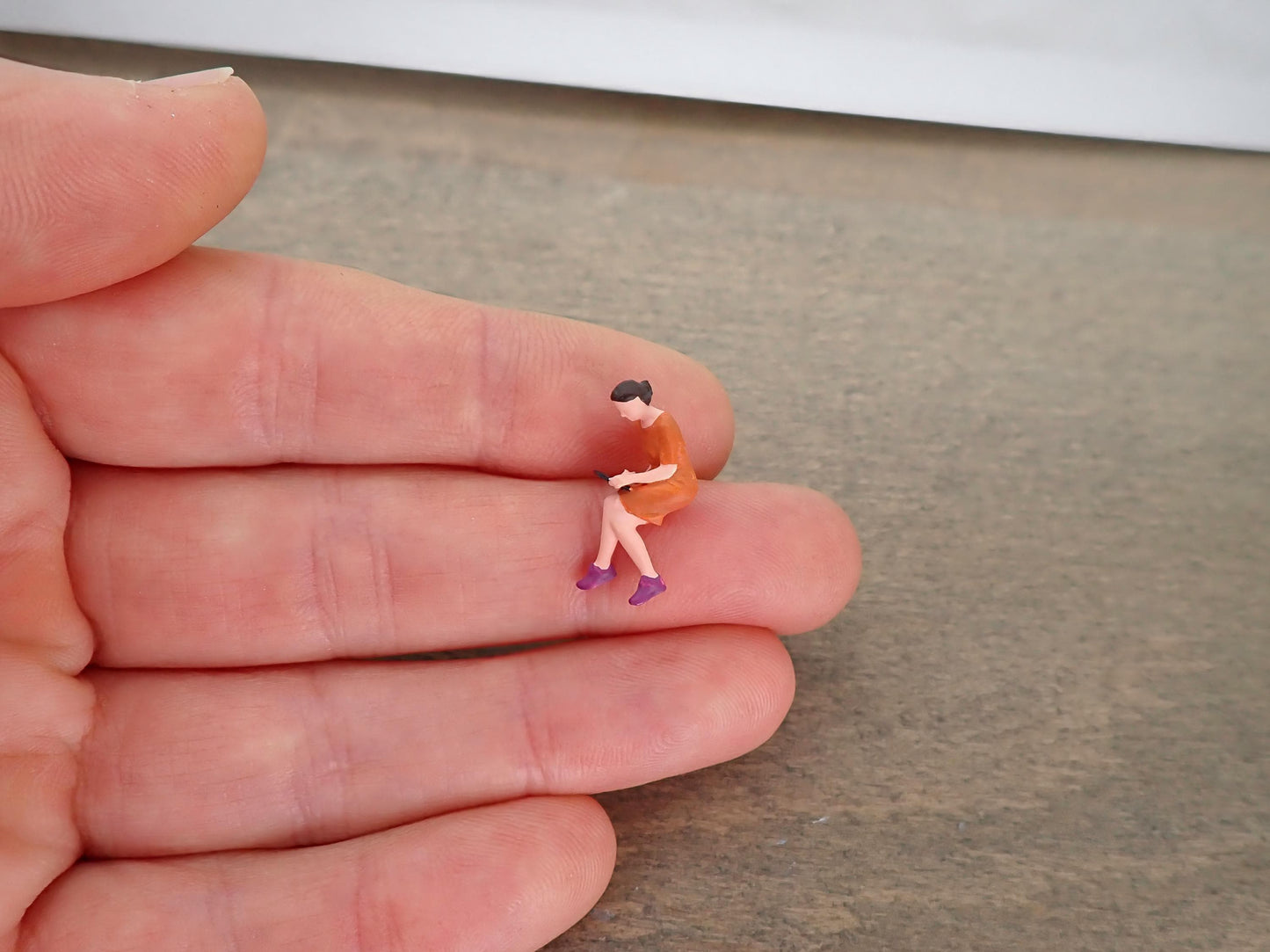 Miniature People Sat Down 1:64 Scale Realistic Figures Scale Comparison