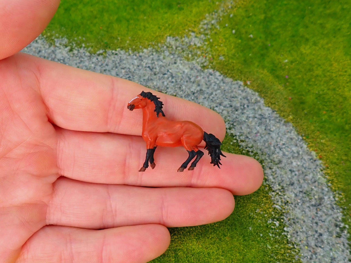 Miniature Farm Horse 1:64 Scale Hand-Painted Detail Close-Up