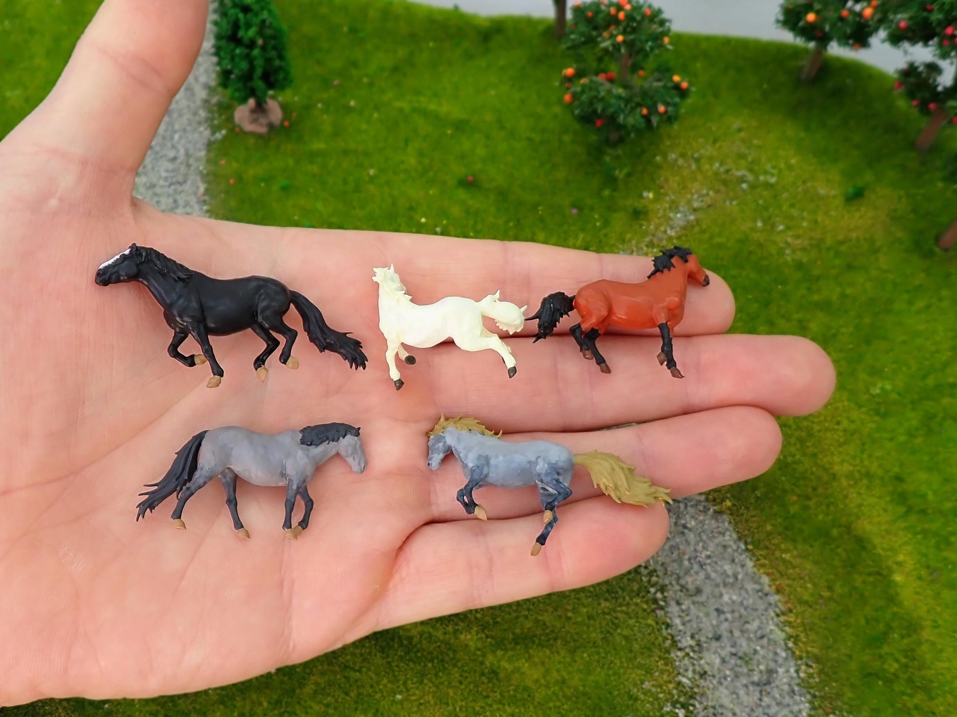 Miniature Hand-Painted Horse 1:64 Scale Farm Animal White