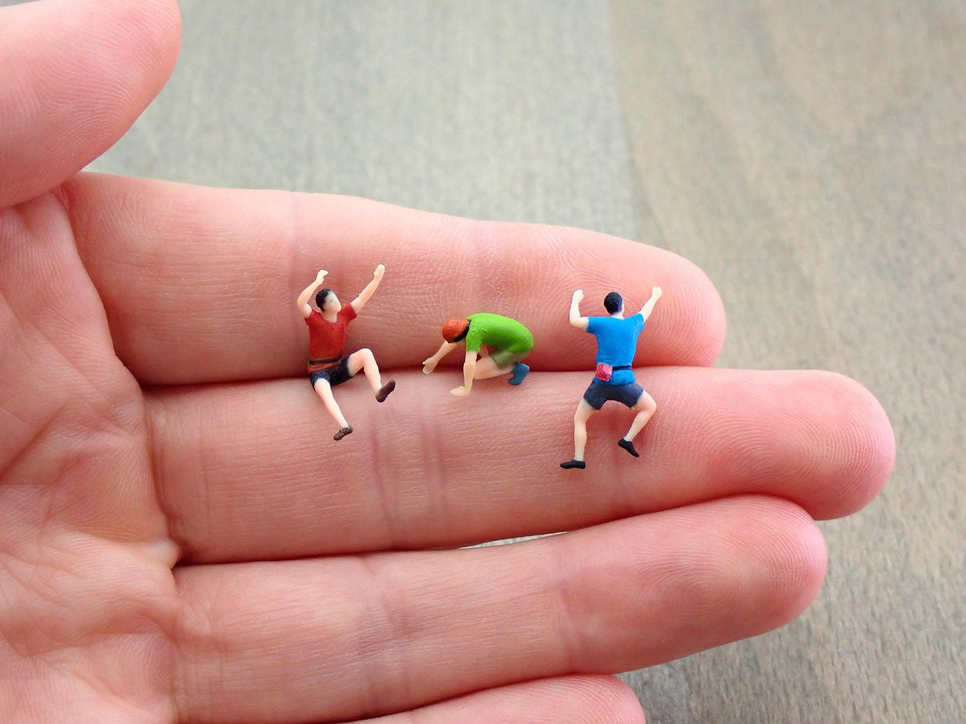 Miniature Rock Climbers Set 3 Pieces 1:87 HO Scale Scale Comparison