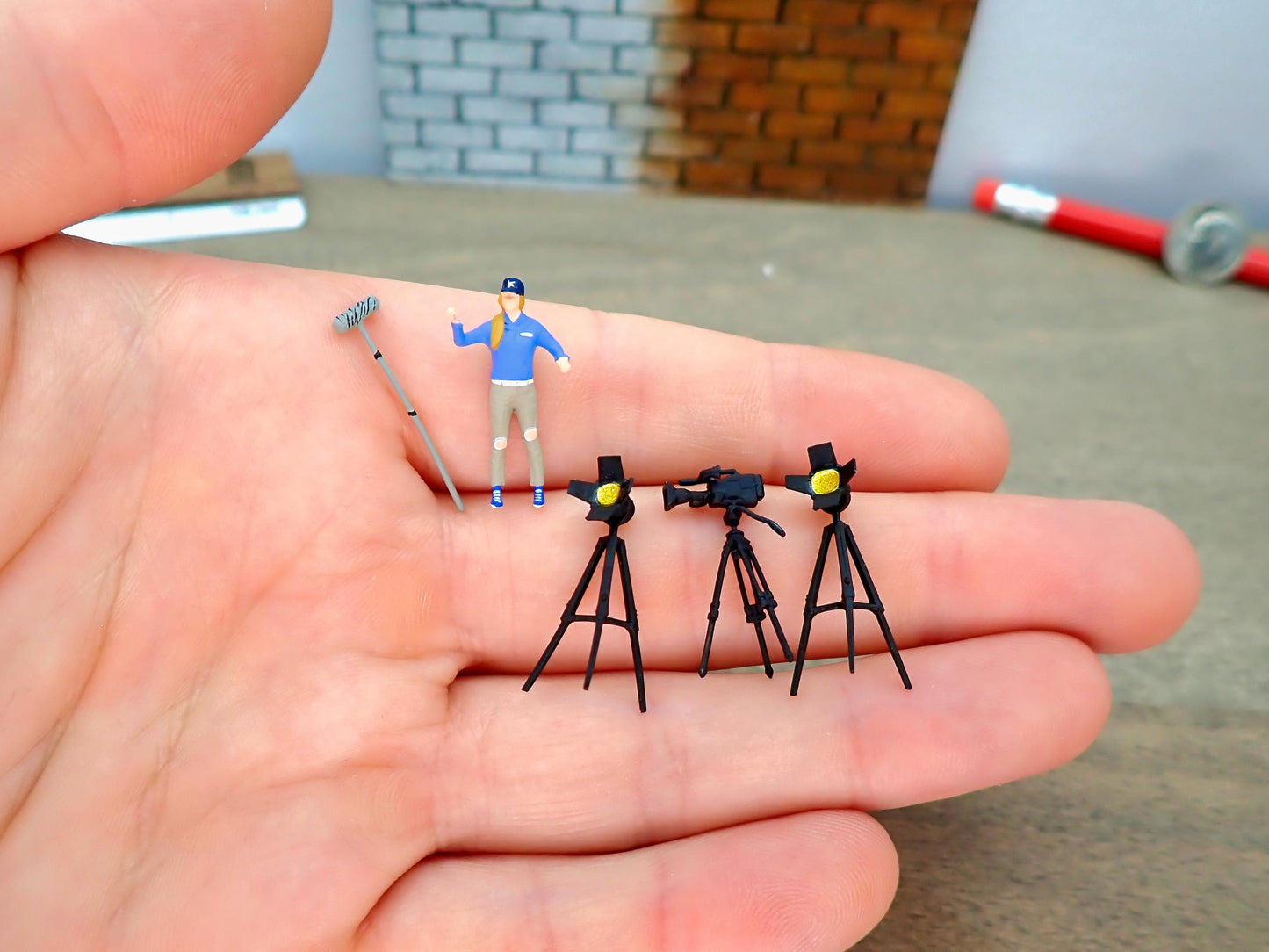 Miniature Media Scene 1:64 Scale Full Set Scale Comparison