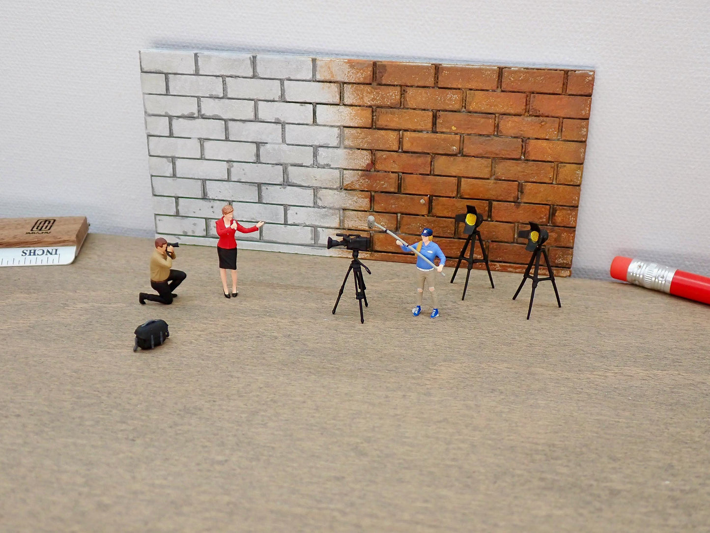 Miniature Media Scene 1:64 Scale Camera Stage Lights Detail