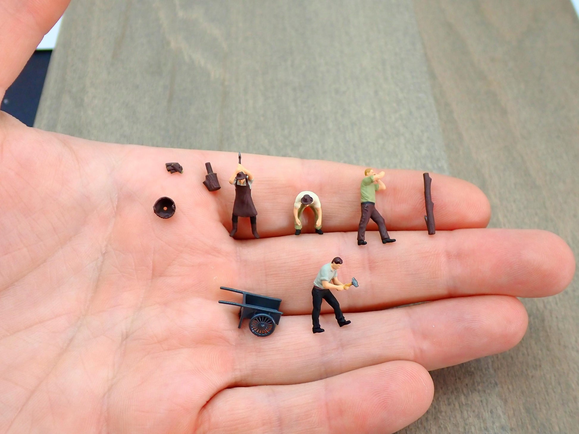 Miniature Woodcutter Lumberjack 1:87 Scale Hand-Painted HO Figure Chopping Wood