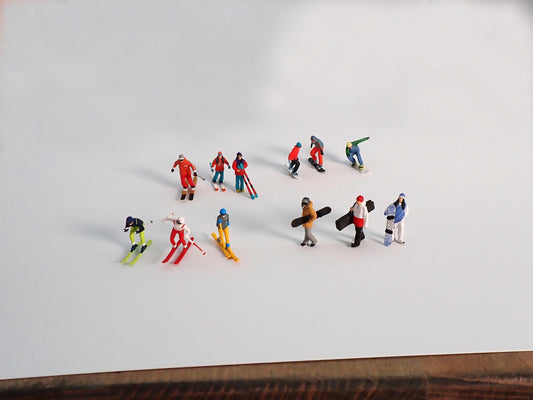 Skiers and Snowboarders Set of 3 Realistic 1:87 HO Scale Winter Sports Figures Hand-Painted
