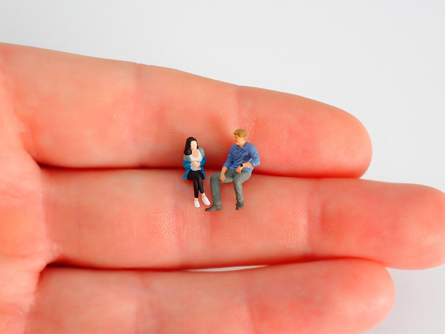 Sat Down Couples Miniature Figures. HO 1:87 Scale. Realistic Tiny People. For Diorama Model Railway