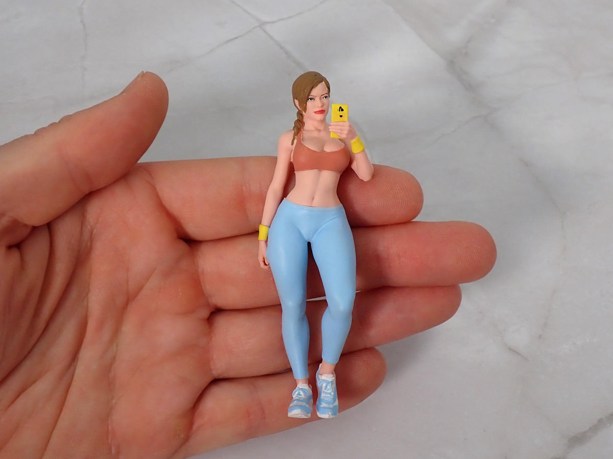 1:18 Scale Hand Painted Figures, 4 Inch Resin People for Diecast Car Diorama, Garage Display Miniatures
