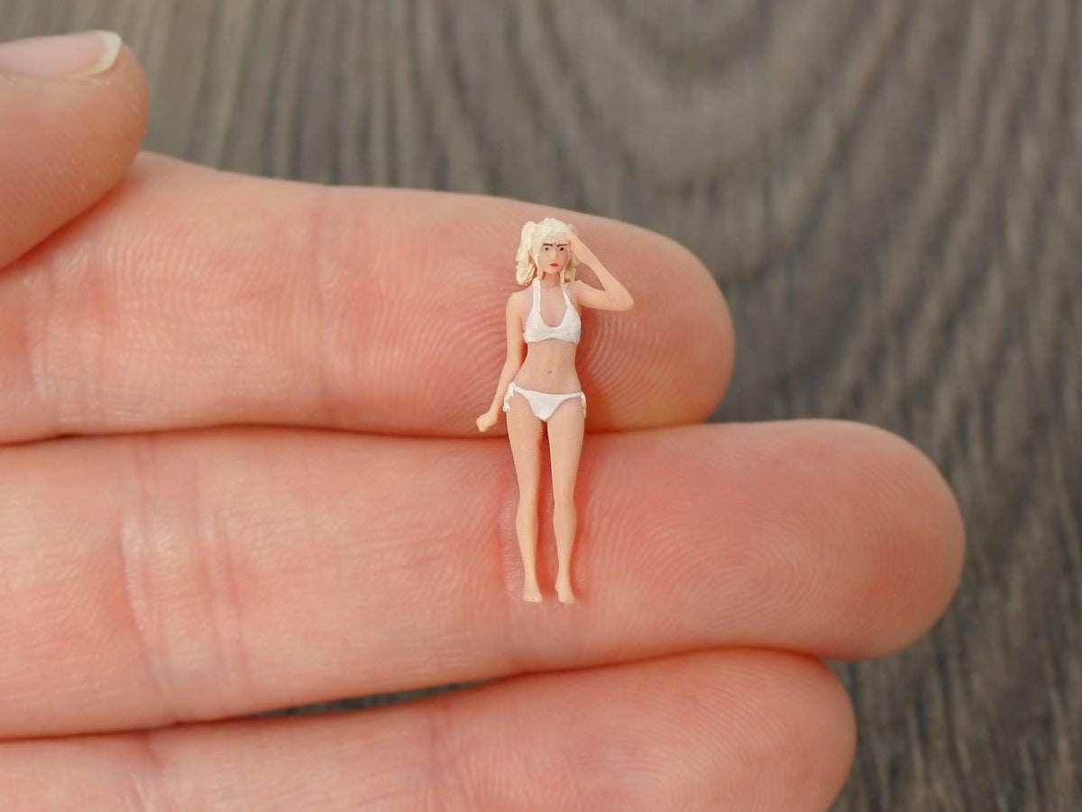 Girl Figures with Painted Faces. White Bikini, Stretching in Jeans. 1:64 S Scale Hand Painted Miniature People for Dioramas